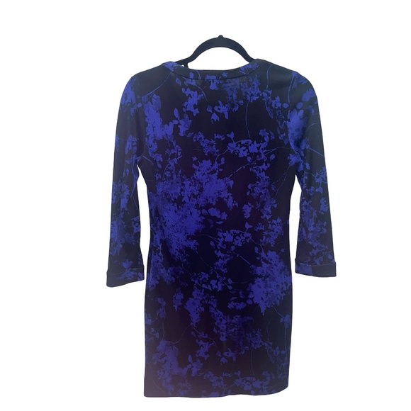 Diane von Furstenberg Black with Blue Flowers Silk Mini Dress Sz 4 - Picture 6 of 16